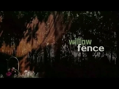 180cm 240cmの長さのパネルを囲う自然なタケ原料の庭