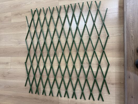 庭のプライバシーとスタイルの向上: 竹のフェンスロールを持続的に拡大する