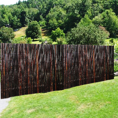 格子垣のバルコニーの裏庭の装飾的なタケ塀を囲う150x180cmのタケ ロール