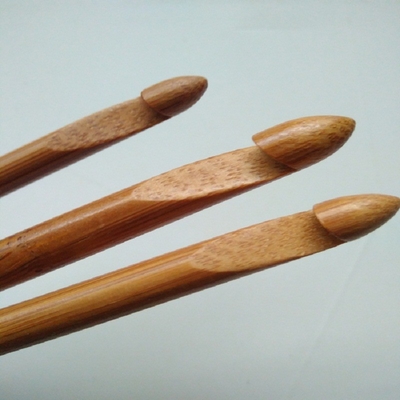 8部分は1mmから2.75mmの木のタケかぎ針編みホック手作りされた編む針を置いた