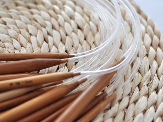 ペットはタケ円の編む針の透明な管に着せる