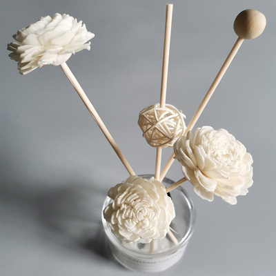 家の芳香は綿の灯心が付いているSolaの花のReedの乾燥された拡散器を拡散させるためにReedを維持した