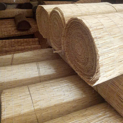 ヤードのための軽量の装飾的な転がされた葦の塀の Eco の友好的で自然なパネルのローラー