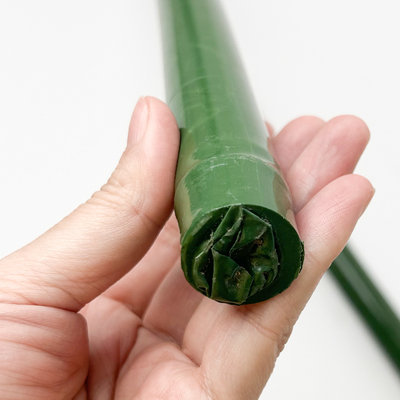 プラスチックはトマトの木の植物の棒サポートのための自然な未加工タケ ポーランド人に塗った