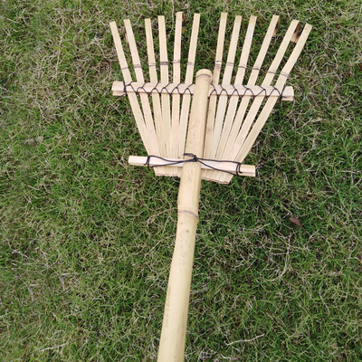 9本の尖叉120cmのタケ熊手のハンドメイドのEcoの友好的な庭熊手のまぐわ