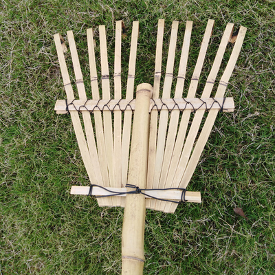 9本の尖叉120cmのタケ熊手のハンドメイドのEcoの友好的な庭熊手のまぐわ