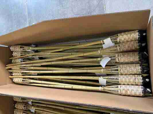 交換可能なグラスファイバー芯付き天然竹トーチ - 裏庭パーティー、結婚式、通路の照明用